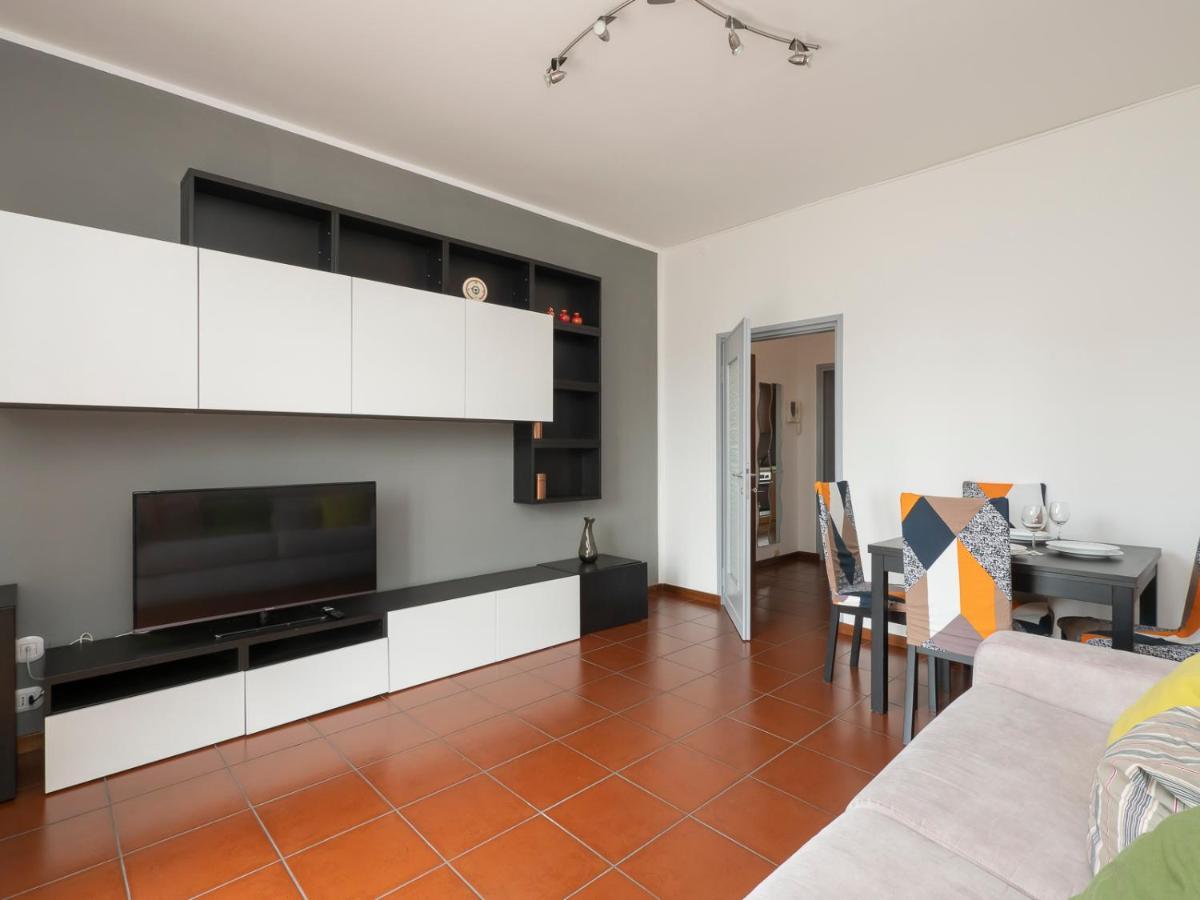 I Host Apartment - Appennini 53 Милано Екстериор снимка