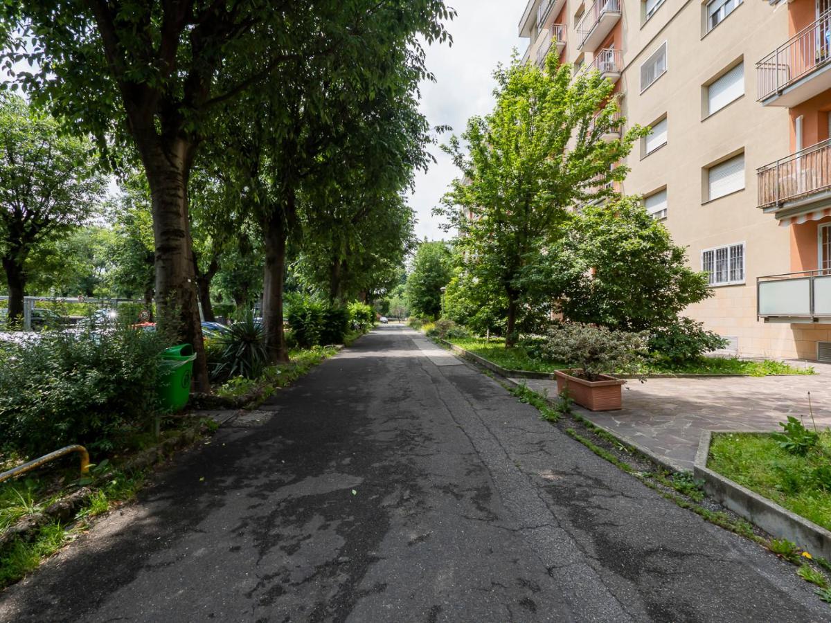 I Host Apartment - Appennini 53 Милано Екстериор снимка