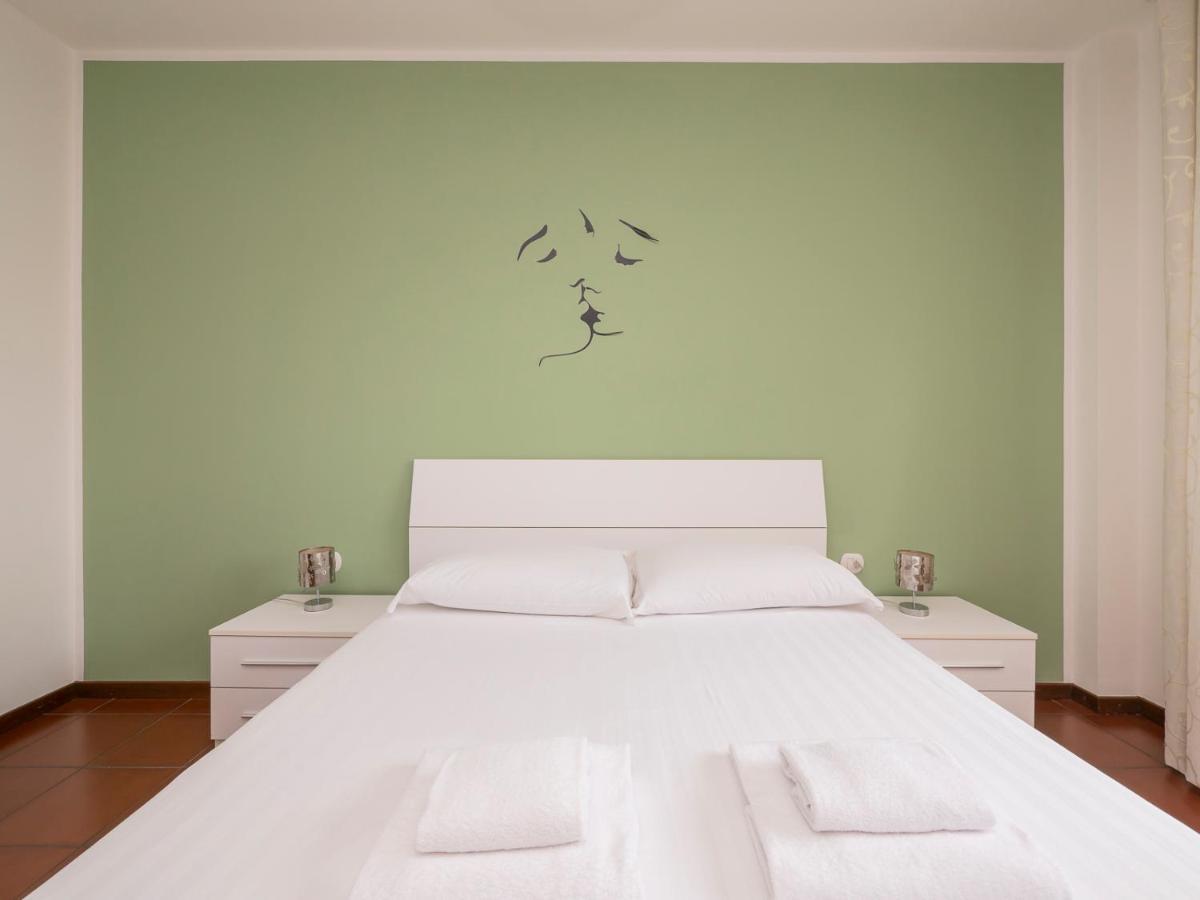 I Host Apartment - Appennini 53 Милано Екстериор снимка