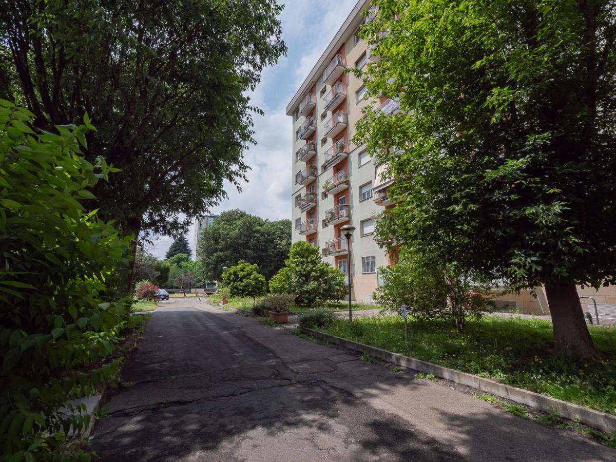 I Host Apartment - Appennini 53 Милано Екстериор снимка