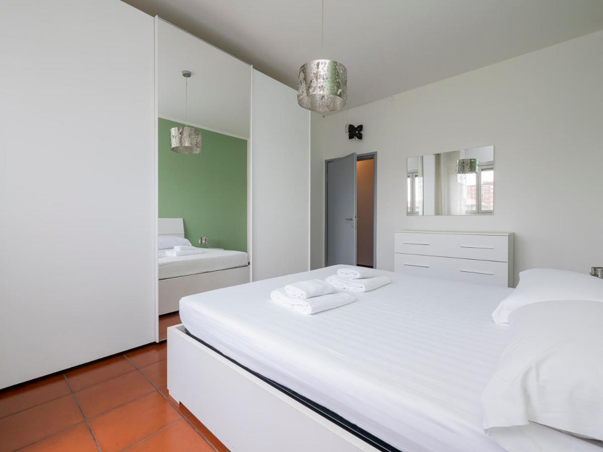 I Host Apartment - Appennini 53 Милано Екстериор снимка